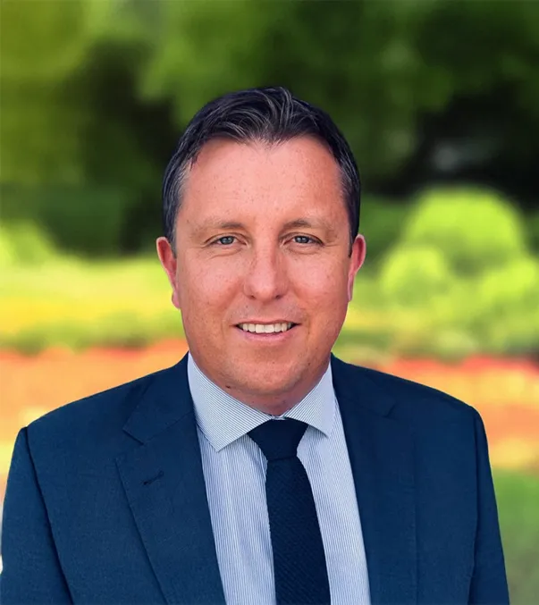 Johnathon Holmes headshot